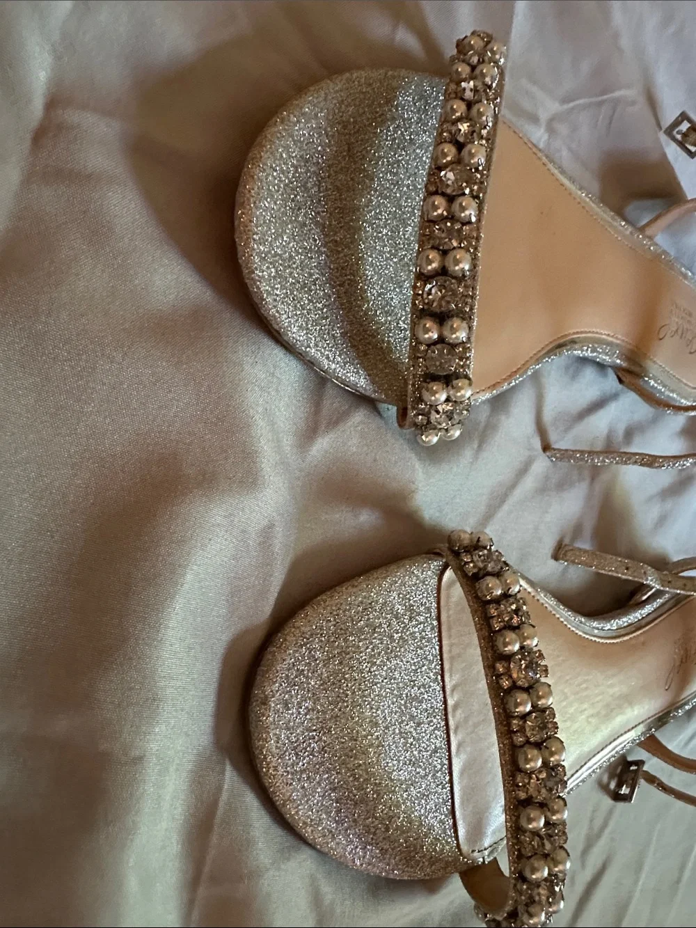 Jewel Badgley Mischka Gold Glitter Jeweled Ankle-Strap Sandals